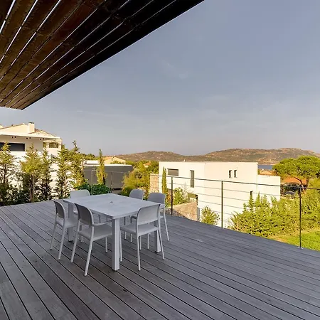 Contemporaine Vue Mer Panoramique Ferienhaus Calvi (Corsica)
